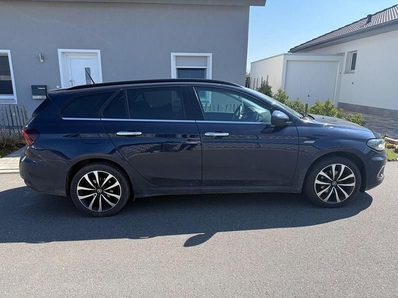 Gebraucht Fiat Tipo Mirror 120 PS (88 kW) 2019 Blau Kombi