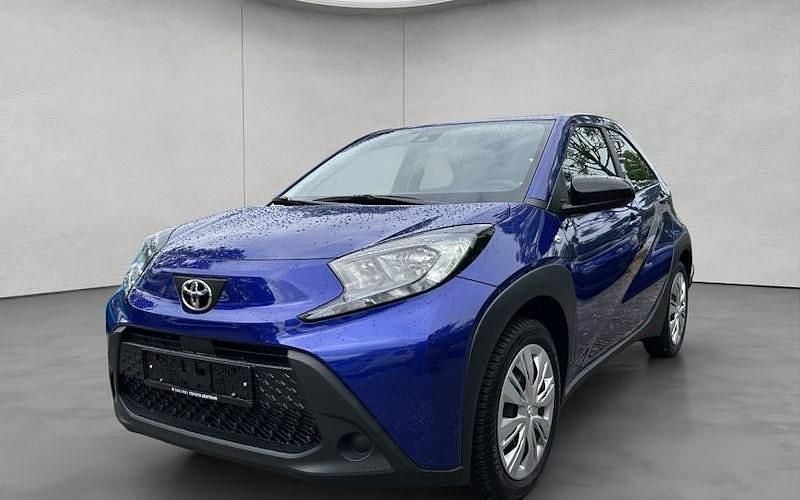 Juniper blue Gebraucht 2023 Toyota Aygo X-play Kleinwagen | 14.950 € (Guter Preis) - Bild 1/4