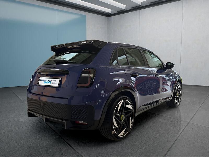 Neu Abarth 600e 205 kW (280 PS) 2025 Violett SUV