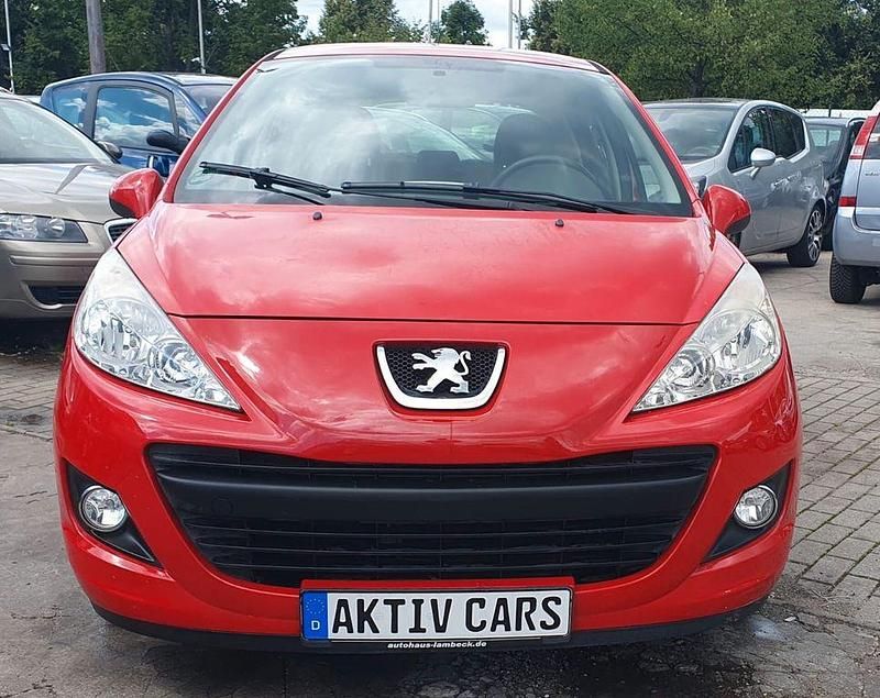 Rot Gebraucht 2009 Peugeot 207 Premium Limousine | 3.890 € (Teuer) - Bild 1/4