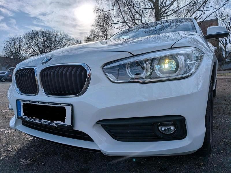Gebraucht BMW 116 Advantage 109 PS (80 kW) 2016 Weiß Kleinwagen