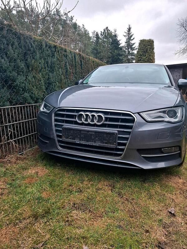 Gebraucht Audi A3 Sportback 150 PS (110 kW) 2015 Grau Kleinwagen