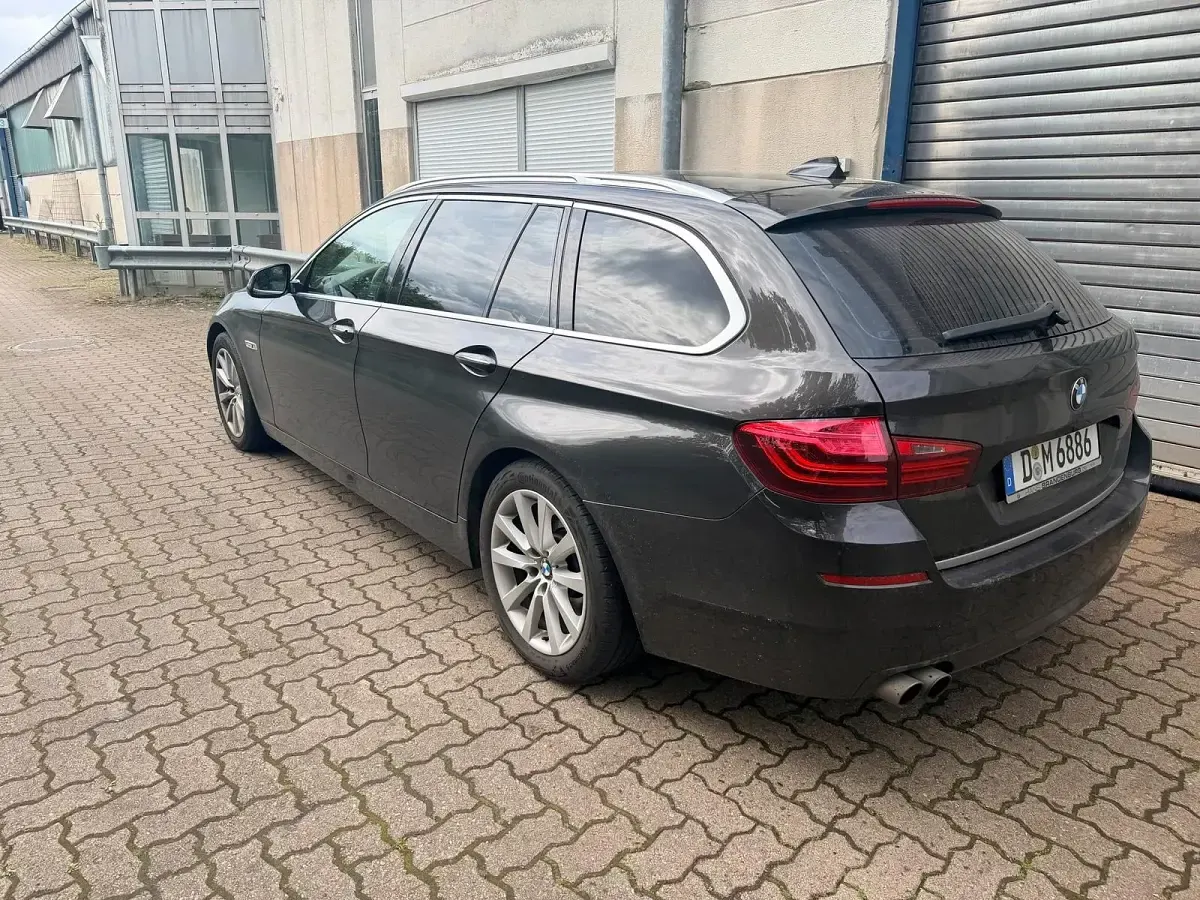 Gebraucht BMW 520 190 PS (139 kW) 2014 Grau Limousine