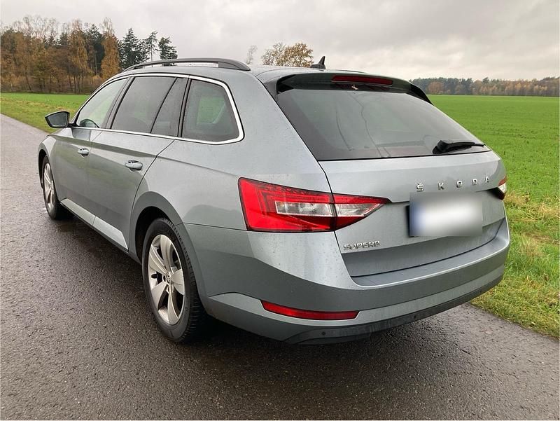 Gebraucht 2020 Skoda Superb Ambition Kombi | 12.999 € (Teuer) - Bild 1/4