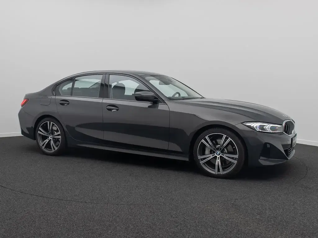 Gebraucht BMW 330 M Sport 245 PS (180 kW) 2022 Bmw individual dravitgrauc36 Limousine