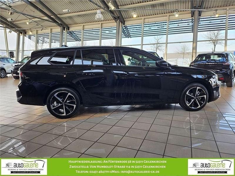 Neu Opel Astra 131 PS (96 kW) 2025 Schwarz Kombi