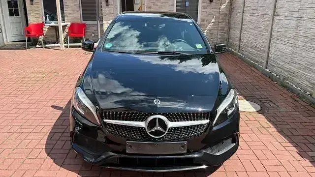 Gebraucht Mercedes A200 AMG 156 PS (114 kW) 2018 Schwarz Limousine