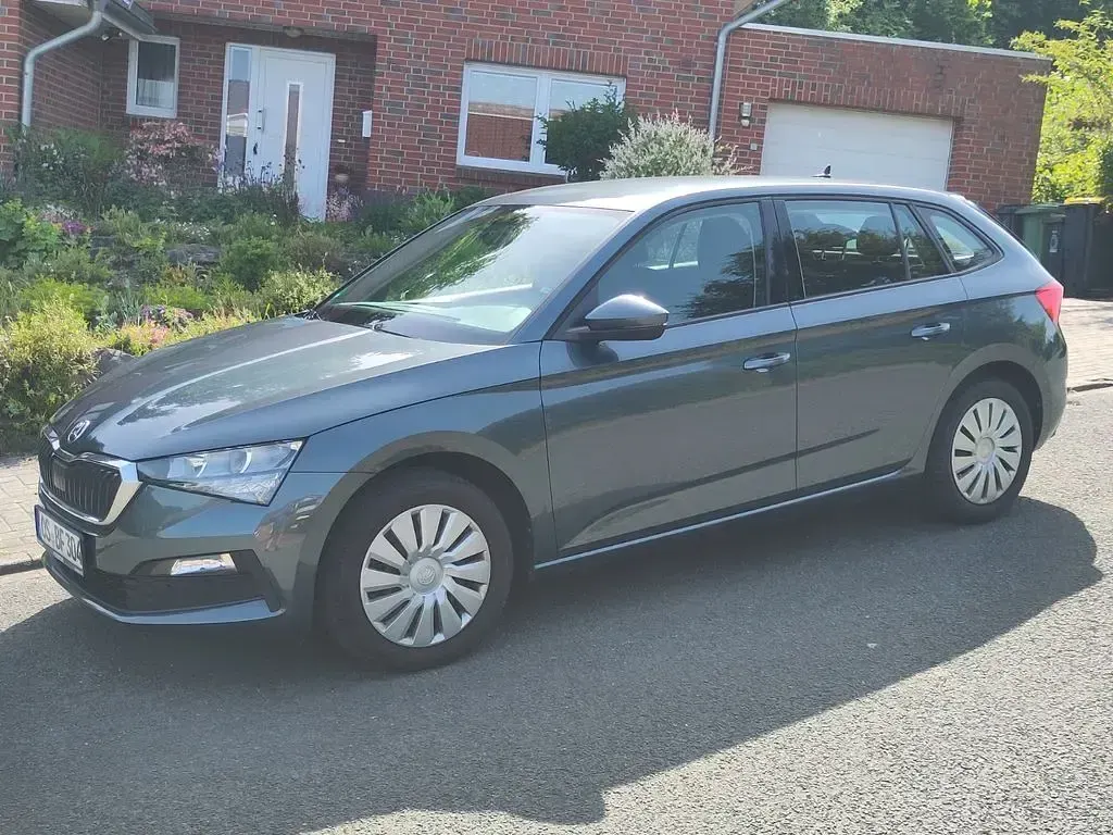 Gebraucht Skoda Scala Cool Plus 95 PS (69 kW) 2022 Grau Kleinwagen