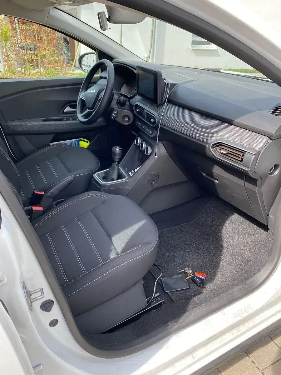 Gebraucht Dacia Sandero Expression 101 PS (74 kW) 2024 Weiß Limousine