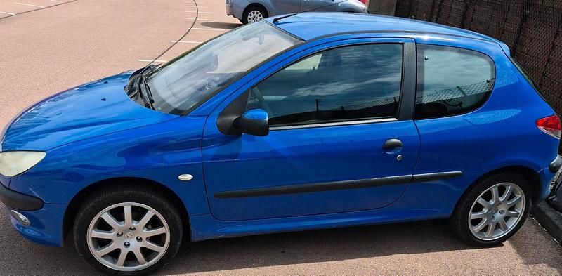 Blau Gebraucht 2003 Peugeot 206 Kleinwagen | 540 € (Guter Preis) - Bild 1/4