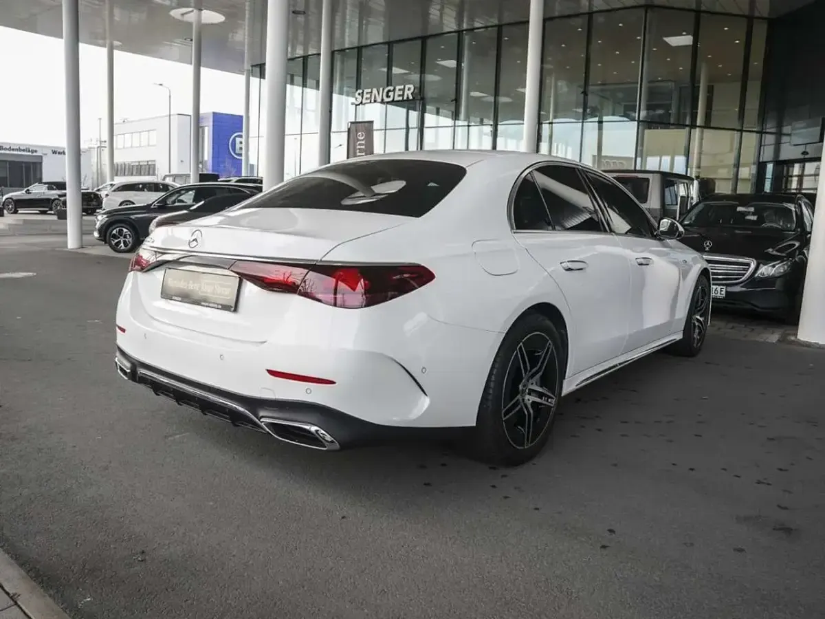 Used Mercedes E300 Advanced 313 HP (230 kW) 2025 White Sedan