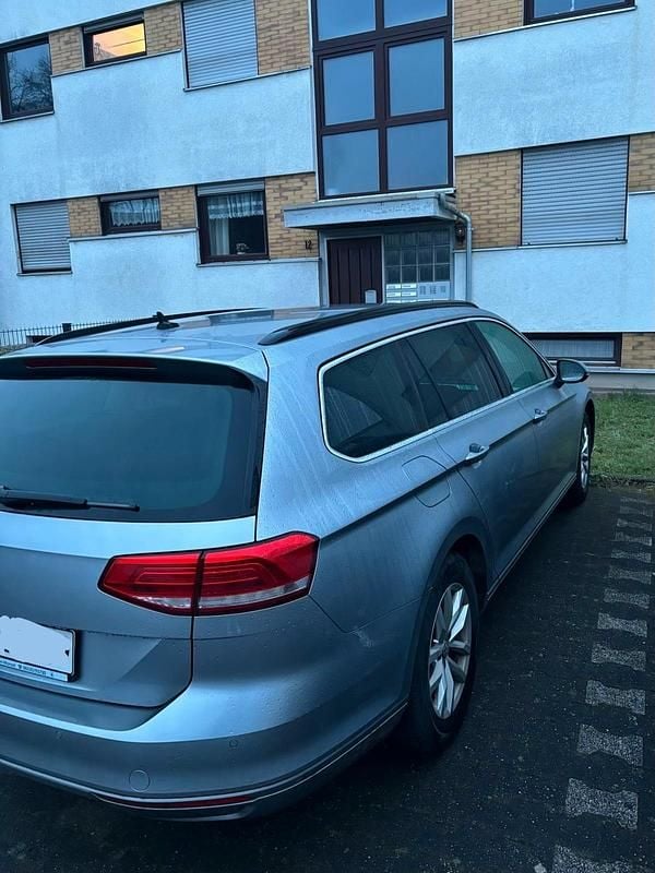 Gebraucht VW Passat Comfortline 150 PS (110 kW) 2018 Silber Kombi