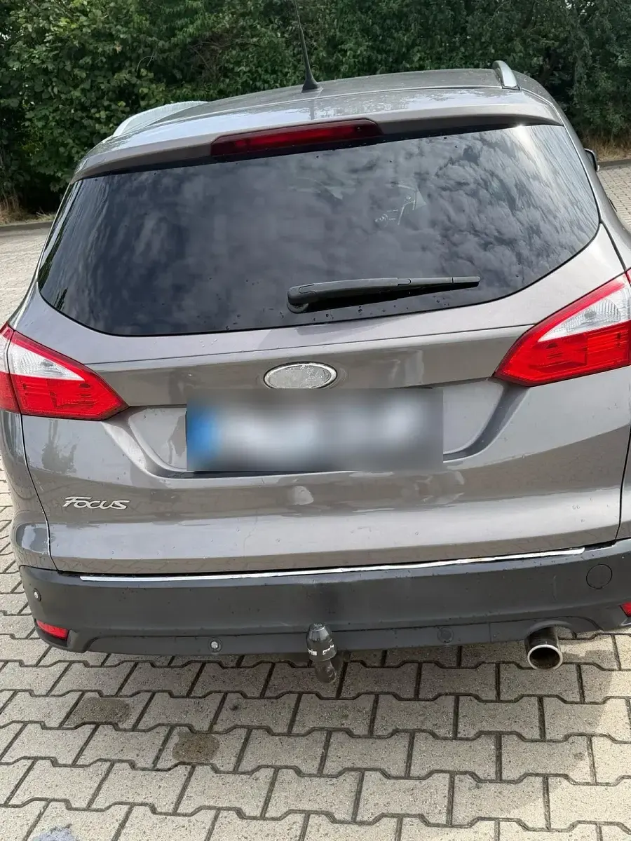 Gebraucht Ford Focus 140 PS (102 kW) 2012 Grau Kombi