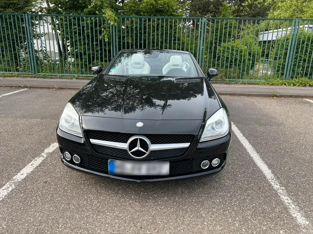 Gebraucht Mercedes SLK200 184 PS (135 kW) 2011 Schwarz Cabrio