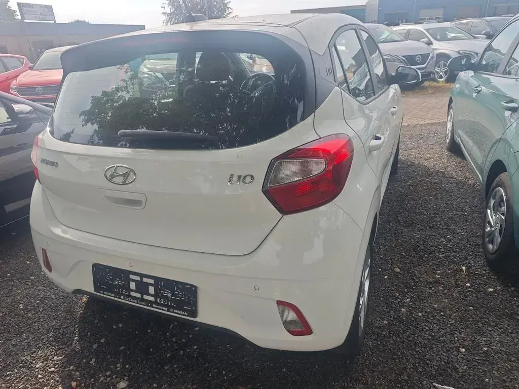 Gebraucht Hyundai i10 Trend 67 PS (49 kW) 2022 Weiß Kleinwagen