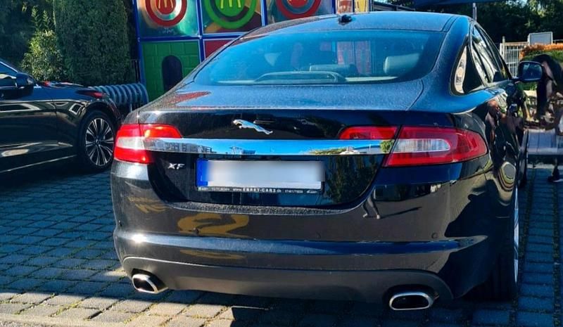 Gebraucht Jaguar XF 211 PS (155 kW) 2010 Schwarz Limousine