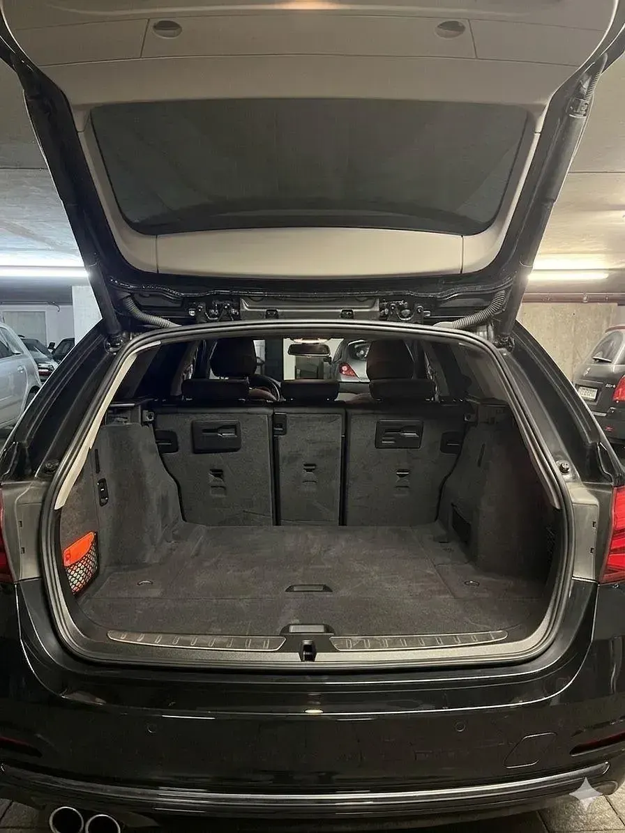 Używany BMW 320 Advantage 163 KM (119 kW) 2018 Czarny Kombi