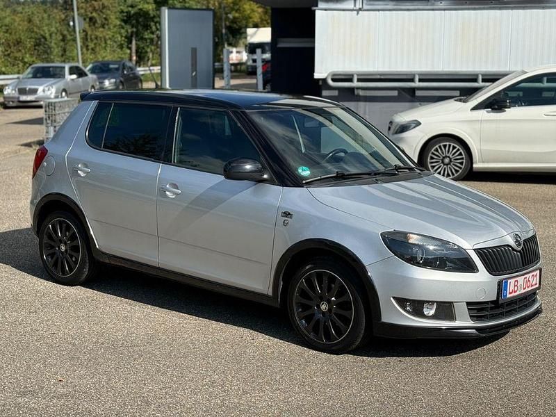 Silber Gebraucht 2014 Skoda Fabia Monte Carlo Kleinwagen | 4.199 € - Bild 1/4