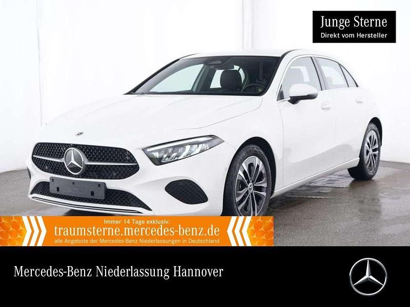 Polarweiß Gebraucht 2024 Mercedes A180 Progressive Limousine | 27.390 € (Guter Preis) - Bild 1/3
