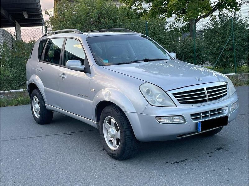 Silber Gebraucht 2007 Ssangyong (KGM) Rexton SUV | 2.900 € - Bild 1/4