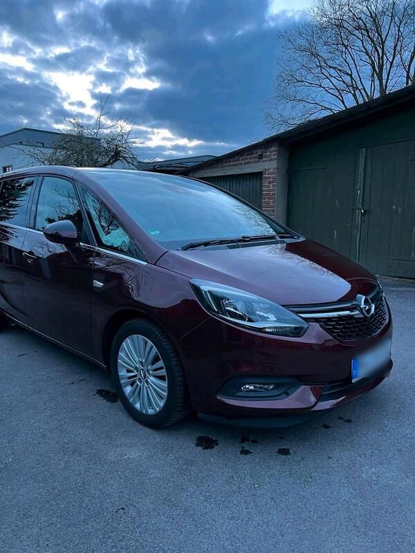 Braun Gebraucht 2017 Opel Zafira Tourer Van / Kleinbus | 12.500 € - Bild 1/4
