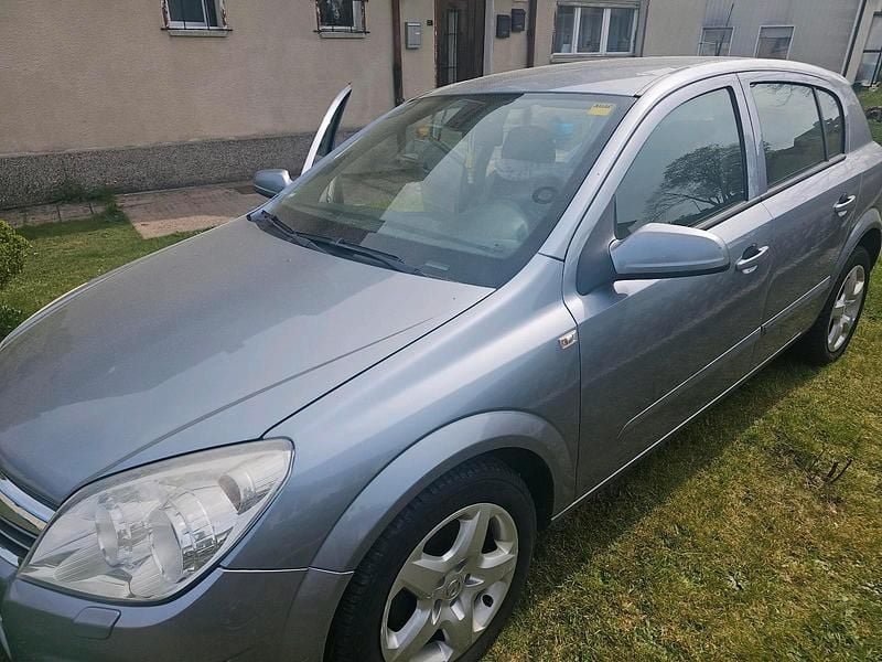 Second-hand Opel Astra 116 CP (85 kW) 2007 Gri Hatchback