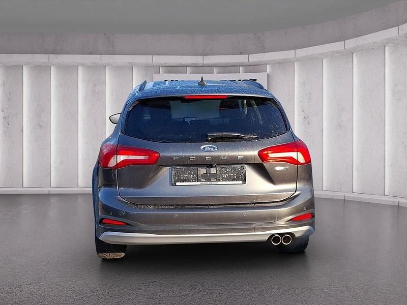 Używany Ford Focus Active 125 KM (91 kW) 2022 Szary Sedan/Limuzyna