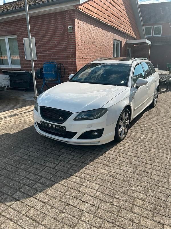 Weiß Gebraucht 2012 Seat Exeo Sport Kombi | 4.375 € (Fairer Preis) - Bild 1/4