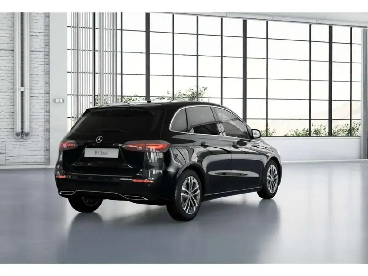 Gebraucht Mercedes B180 Progressive 136 PS (100 kW) 2025 Metalliclack kosmosschwarz Kleinwagen