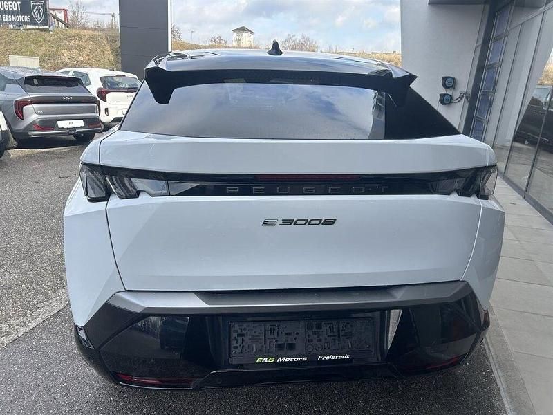 Gebraucht Peugeot e-3008 156 kW (213 PS) 2024 Weiß SUV