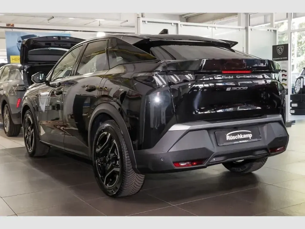 Neu Peugeot e-3008 Allure 156 kW (213 PS) 2026 Schwarz SUV