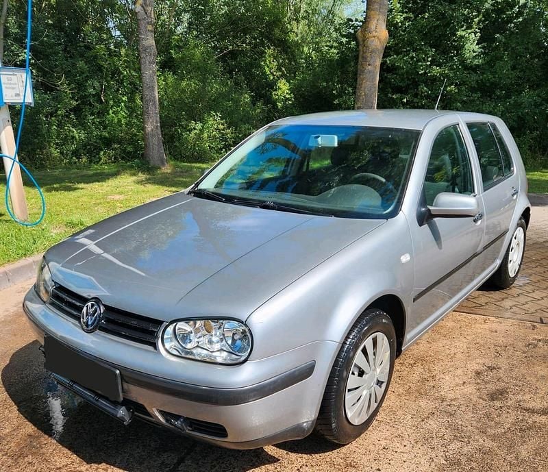 Silber Gebraucht 2003 VW Golf IV Ocean Limousine | 850 € (Superpreis) - Bild 1/4