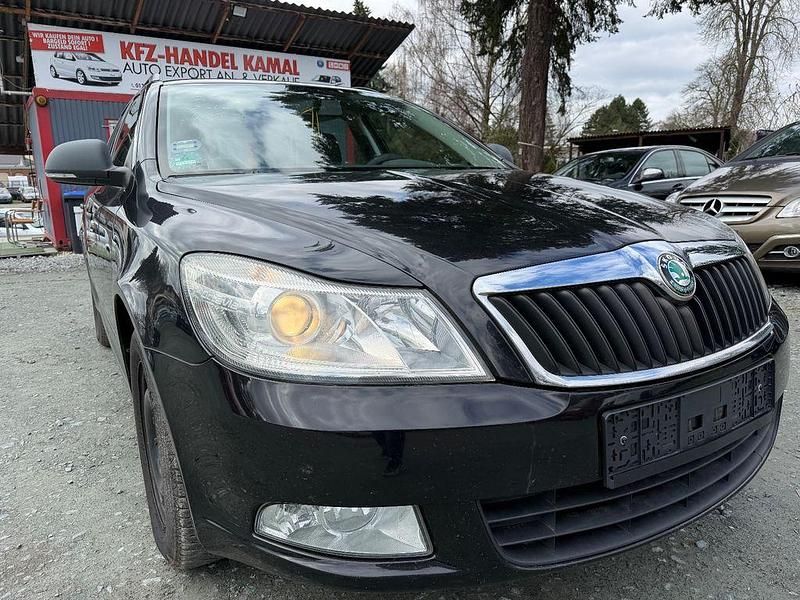 Gebraucht Skoda Octavia Classic 105 PS (77 kW) 2011 Schwarz Kombi