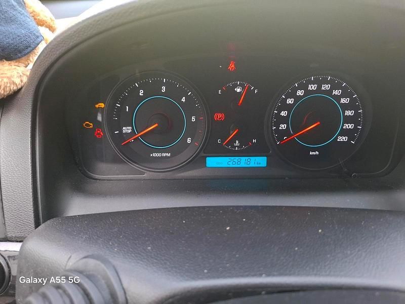 Weiß Gebraucht 2013 Chevrolet Captiva SUV | 4.800 € (Fairer Preis) - Bild 1/4