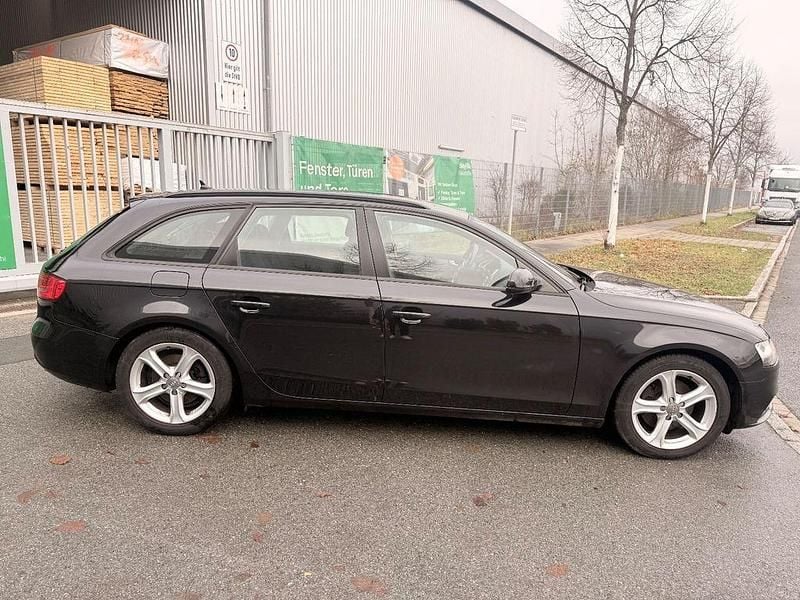 Gebraucht Audi A4 Attraction 170 PS (125 kW) 2012 Schwarz Kombi