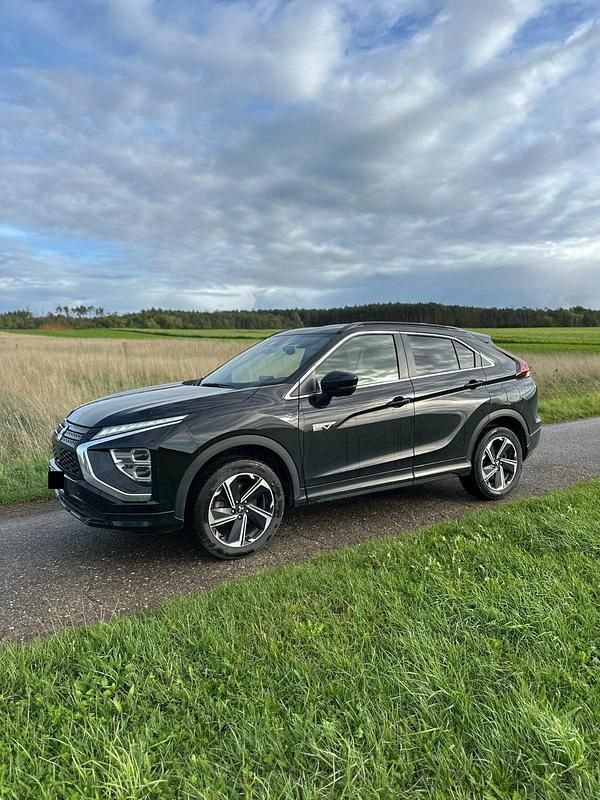 Gebraucht Mitsubishi Eclipse Cross Plus 188 PS (138 kW) 2022 Schwarz SUV