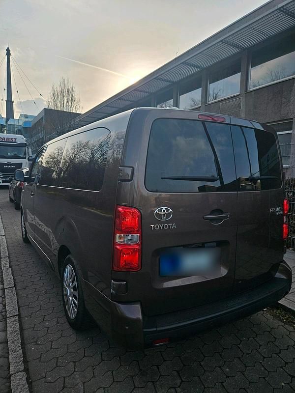 Gebraucht Toyota Proace Verso 122 PS (89 kW) 2020 Braun Kombi