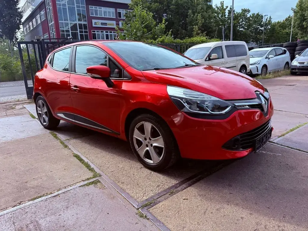 Gebraucht Renault Clio Luxe 120 PS (88 kW) 2015 Rot Limousine