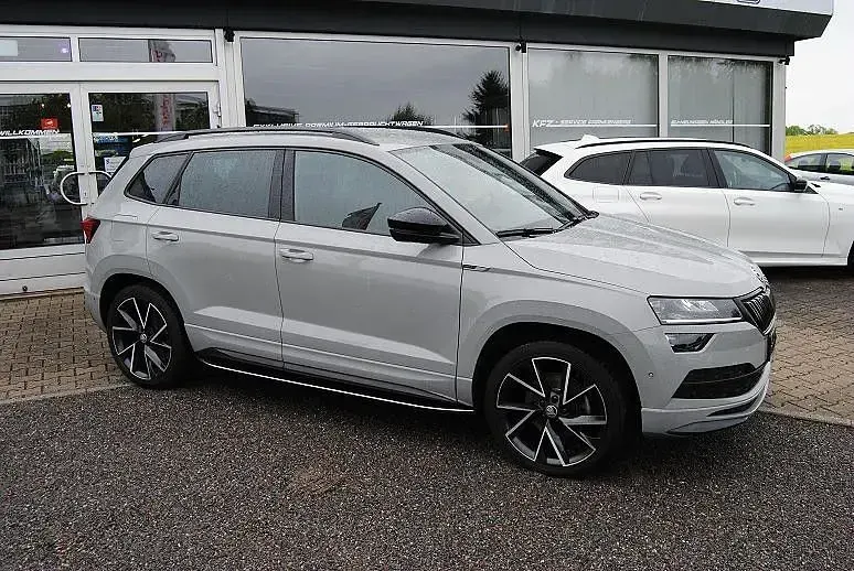 Gebraucht Skoda Karoq SportLine 190 PS (139 kW) 2021 Steelgrau SUV