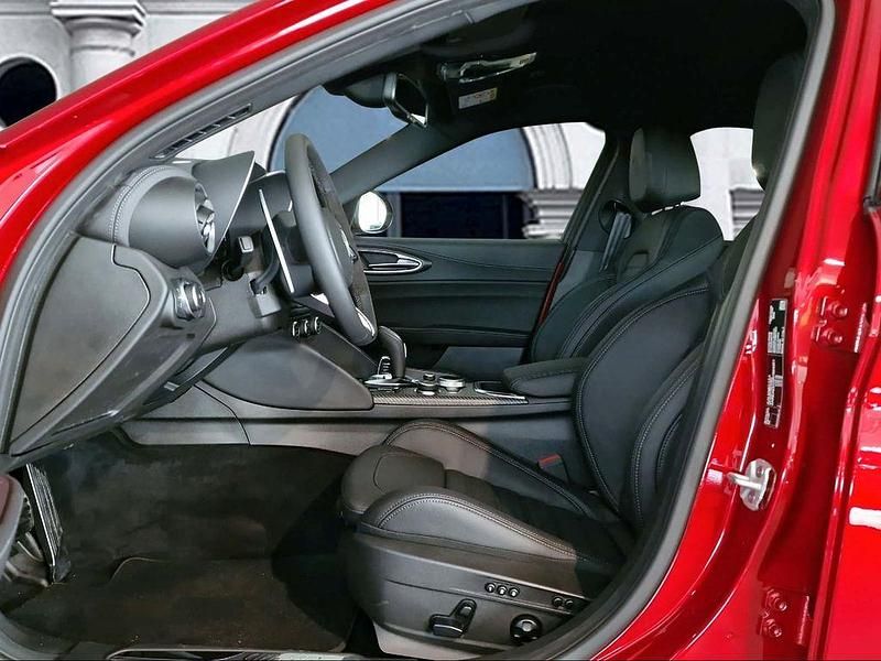 Neu Alfa Romeo Giulia Quadrifoglio 519 PS (381 kW) 2025 Grün Limousine