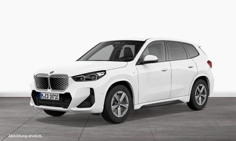 Weiß Gebraucht 2024 BMW iX1 M Sport SUV | 51.610 € - Bild 1/3