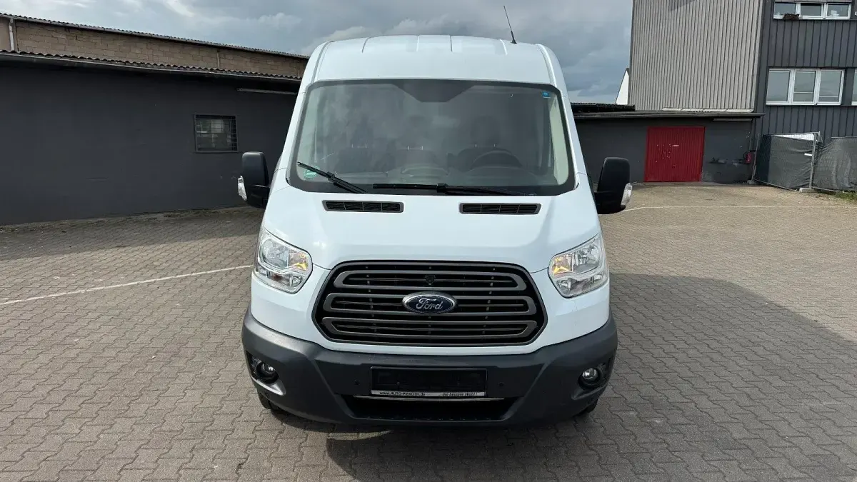 Gebraucht Ford Transit Trend 170 PS (125 kW) 2017 Weiß Van / Kleinbus