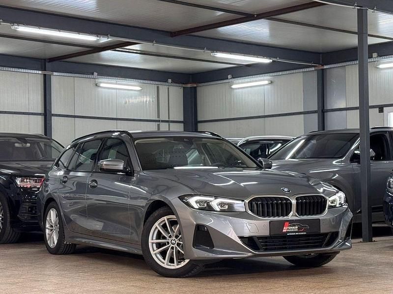 Grau Gebraucht 2023 BMW 320 Limousine | 29.890 € (Superpreis) - Bild 1/4