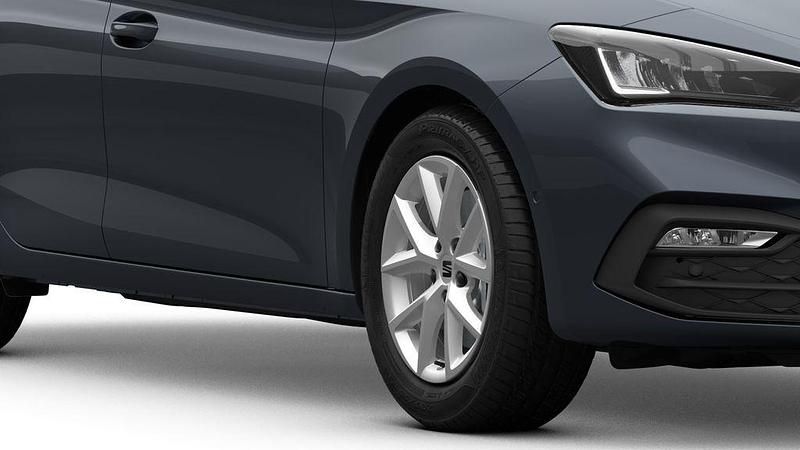 Neu Seat Leon 150 PS (110 kW) 2026 Grau Limousine