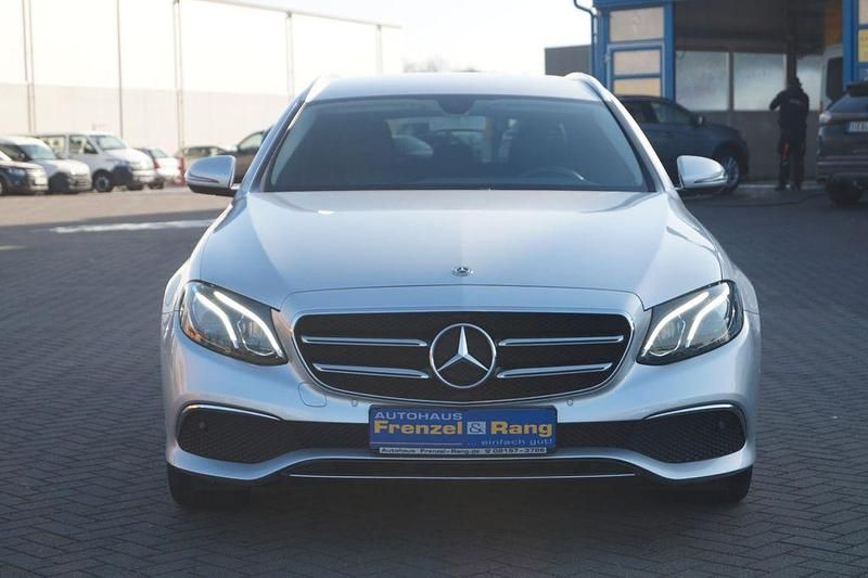 Gebraucht Mercedes E200 160 PS (117 kW) 2019 Silber Kombi