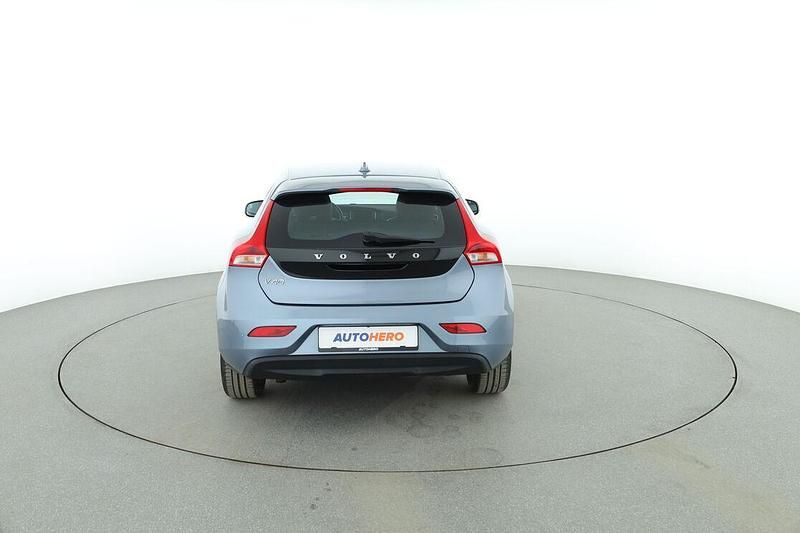Gebraucht Volvo V40 Momentum 122 PS (89 kW) 2017 Blau Kombi