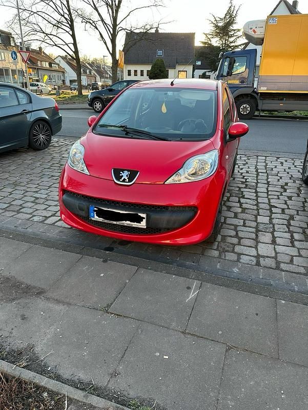 Rot Gebraucht 2007 Peugeot 107 Kleinwagen | 4.500 € - Bild 1/4