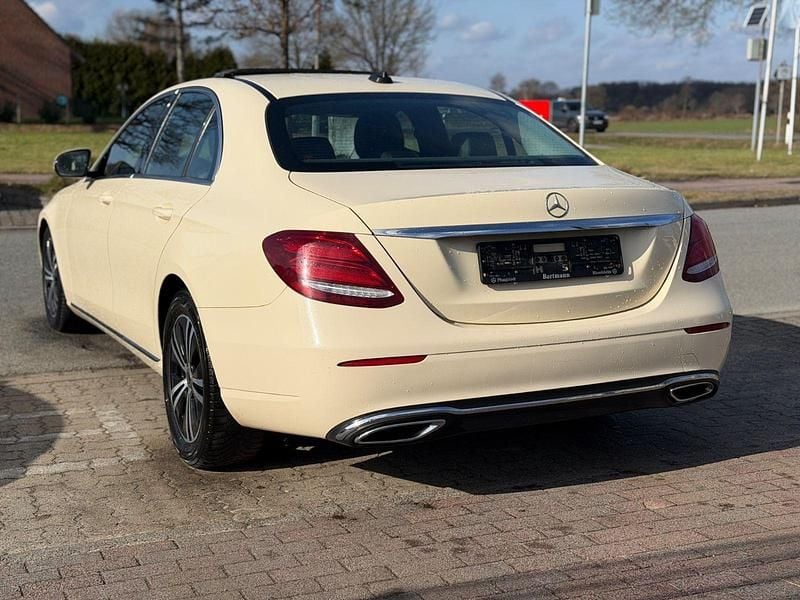 Gebraucht Mercedes E200 Avantgarde 160 PS (117 kW) 2019 Beige Limousine