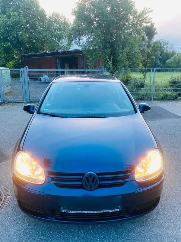 Blau Gebraucht 2005 VW Golf V Kleinwagen | 1.100 € (Guter Preis) - Bild 1/4