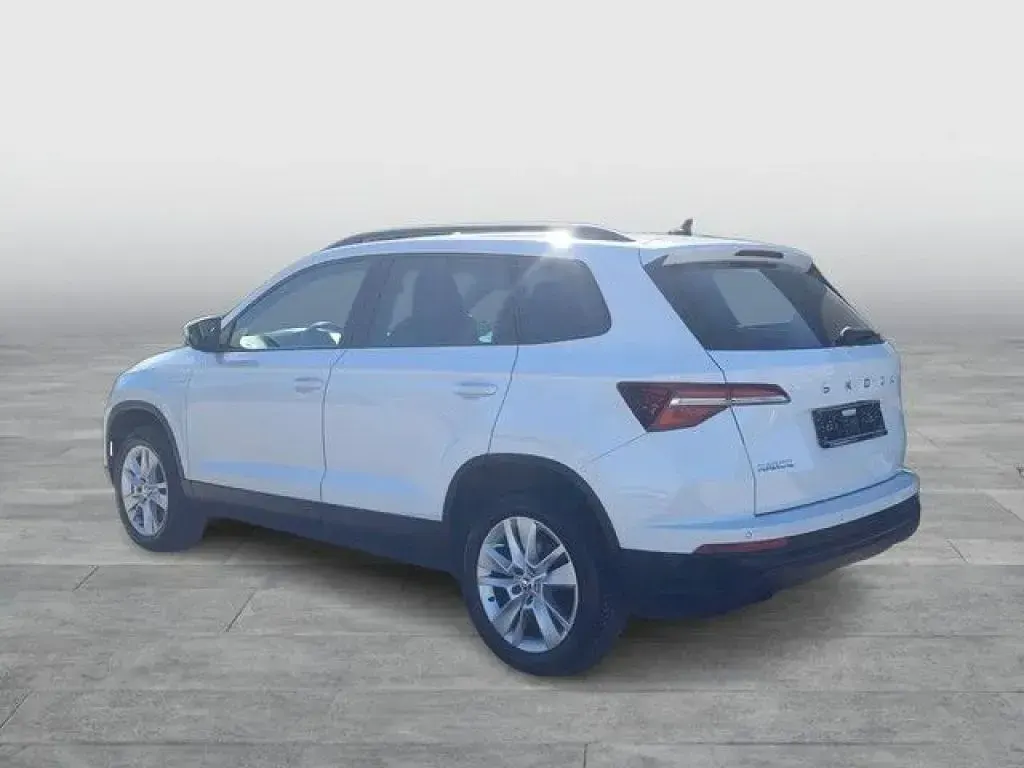 Gebraucht Skoda Karoq Tour 150 PS (110 kW) 2023 Weiß SUV